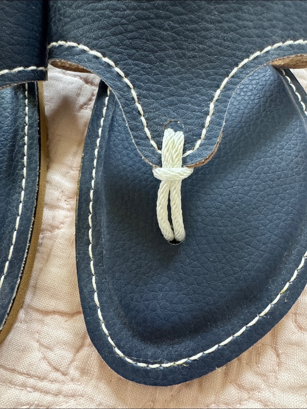 Kino Navy Leather Thong Sandals - Picture 5 of 5